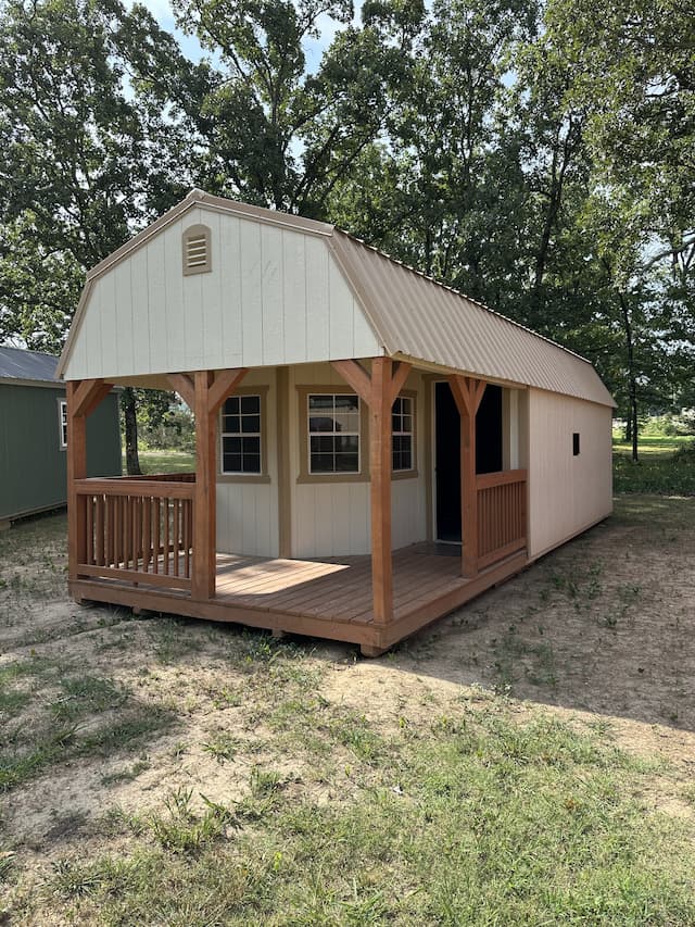 Deluxe Lofted Barn Cabin 12x32 (preowned)